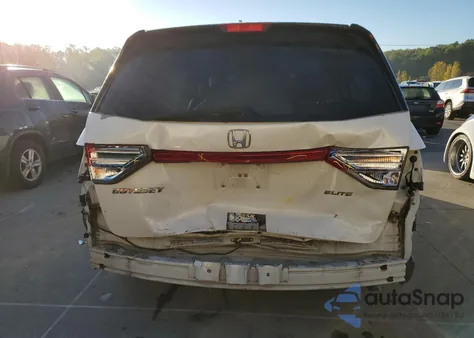 2015 Honda Odyssey Touring z USA, uszkodzony, nr VIN 5FNRL5H95FB026165